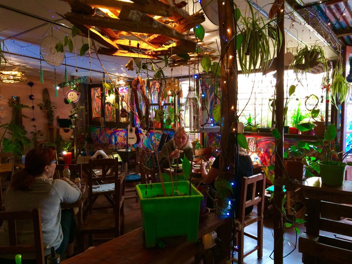 La Puerta Verde Hostel & Bar Humahuaca Kültér fotó